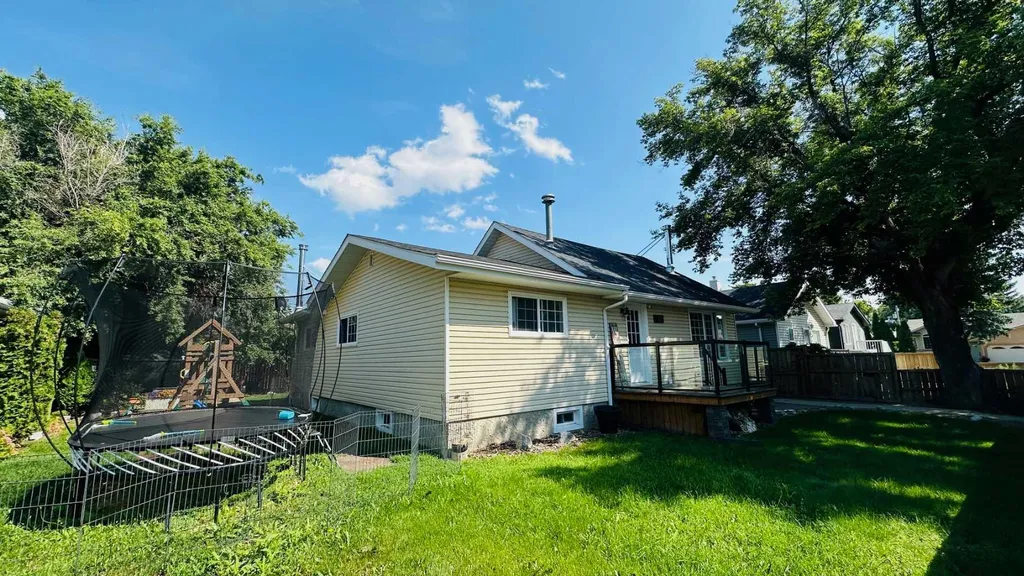 82 Villa Street Drumheller AB T0J0Y1