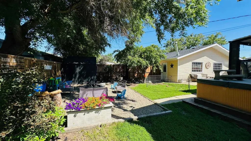 82 Villa Street Drumheller AB T0J0Y1
