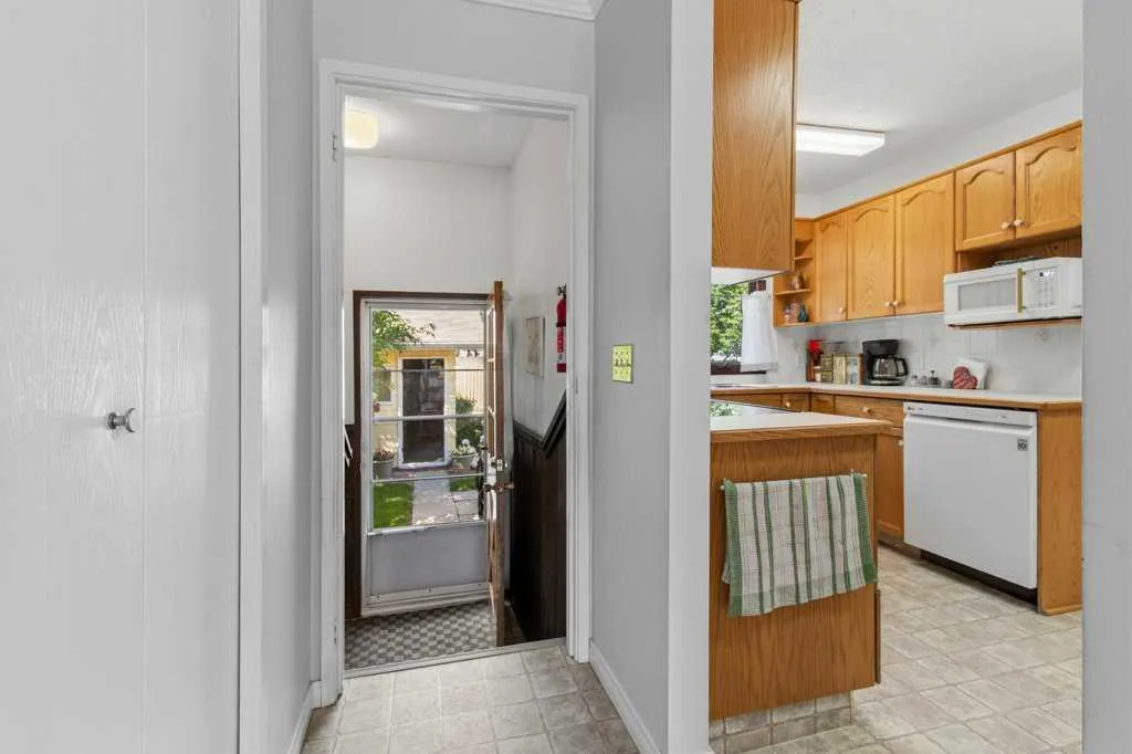 80 Oliver Street Red Deer AB T4P 1V6
