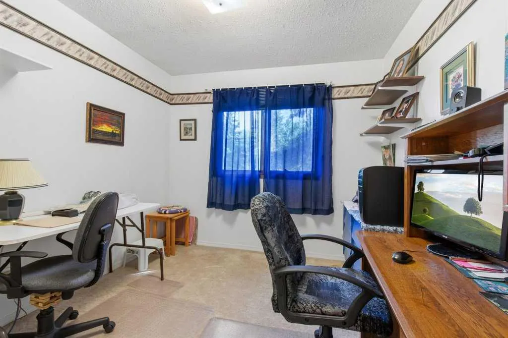 80 Oliver Street Red Deer AB T4P 1V6