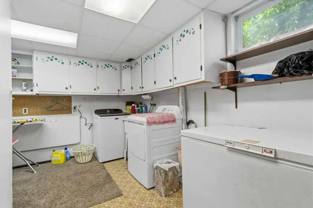 80 Oliver Street Red Deer AB T4P 1V6