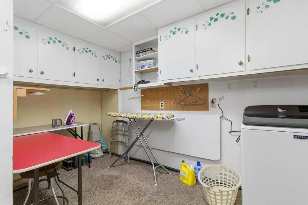 80 Oliver Street Red Deer AB T4P 1V6