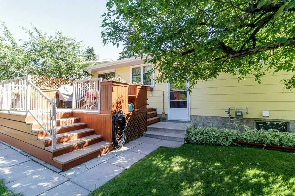 80 Oliver Street Red Deer AB T4P 1V6