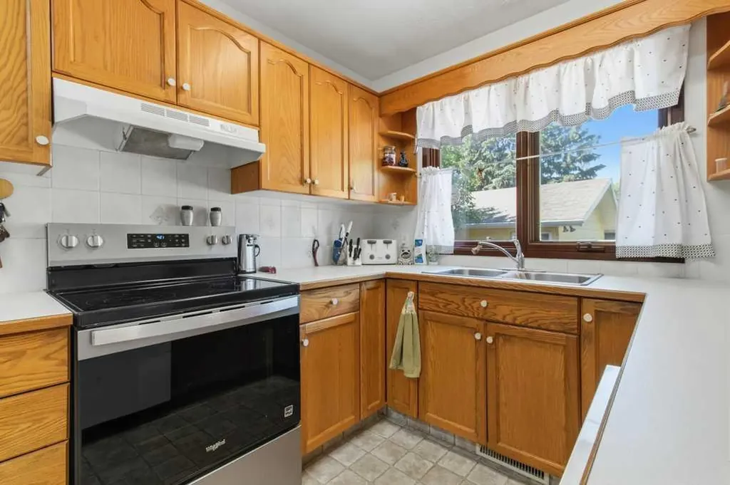 80 Oliver Street Red Deer AB T4P 1V6