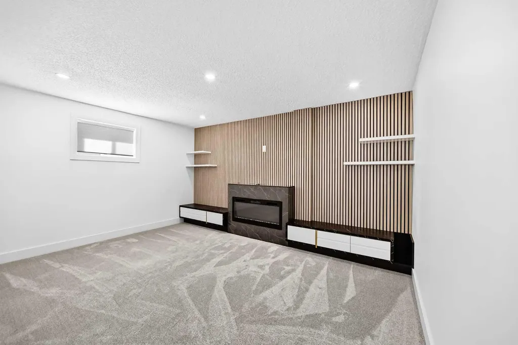 4932 8 Avenue SW Calgary AB T3C 0H3
