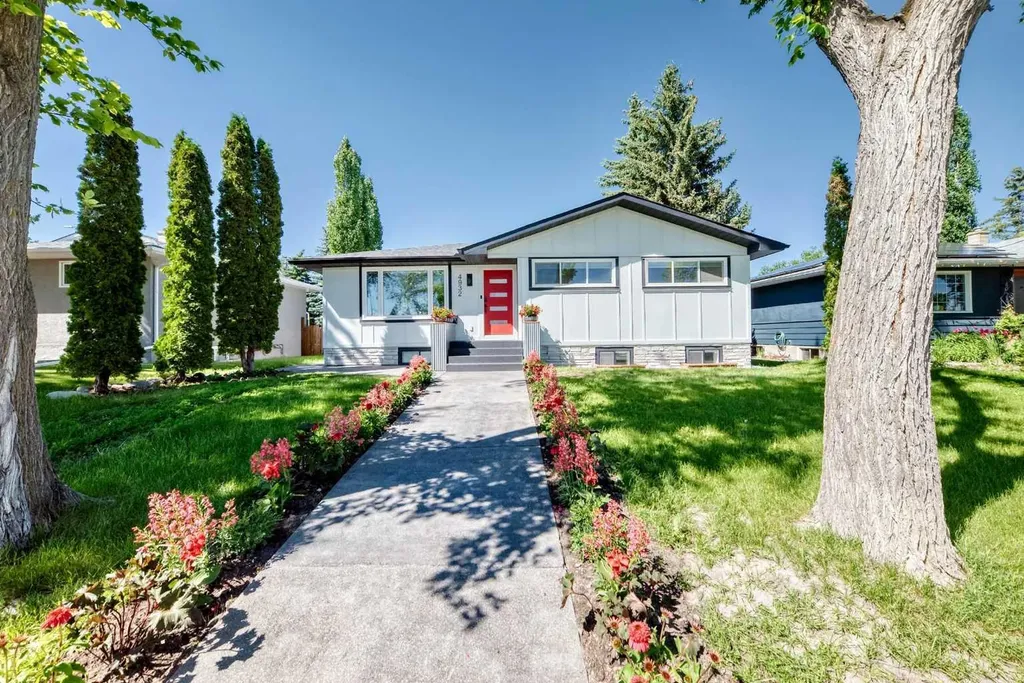 4932 8 Avenue SW Calgary AB T3C 0H3