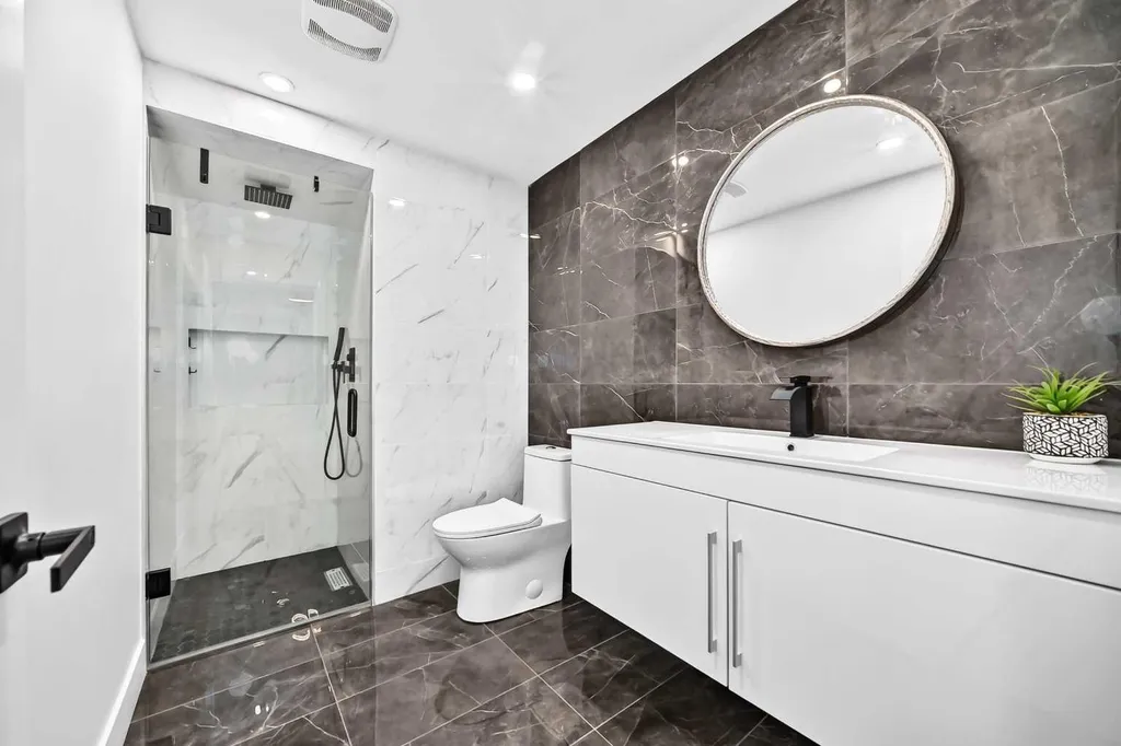 4932 8 Avenue SW Calgary AB T3C 0H3