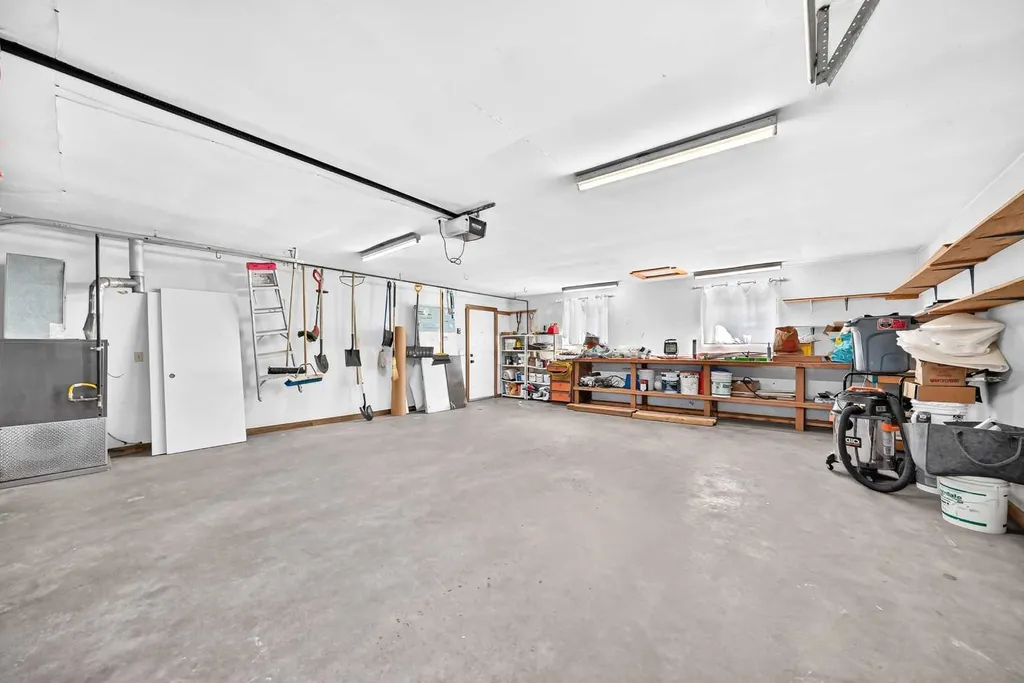 4932 8 Avenue SW Calgary AB T3C 0H3