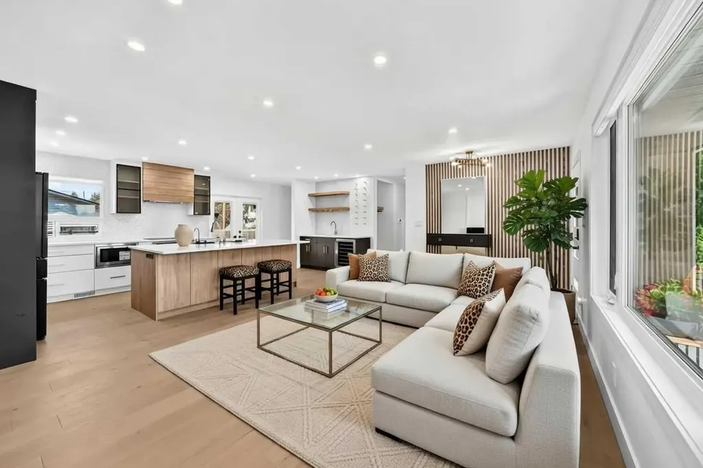 4932 8 Avenue SW Calgary AB T3C 0H3
