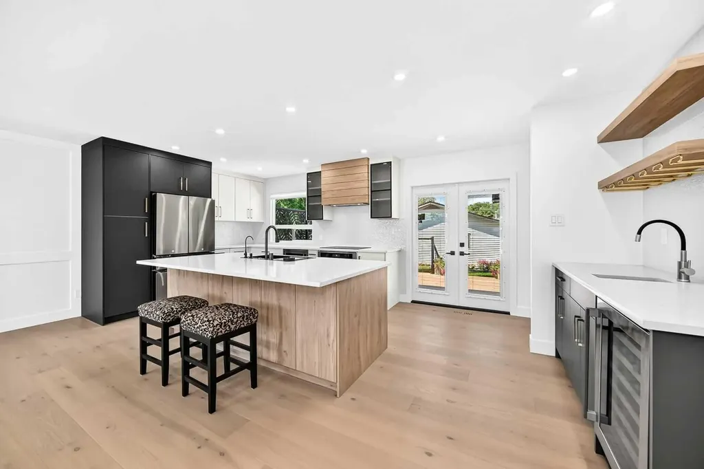 4932 8 Avenue SW Calgary AB T3C 0H3