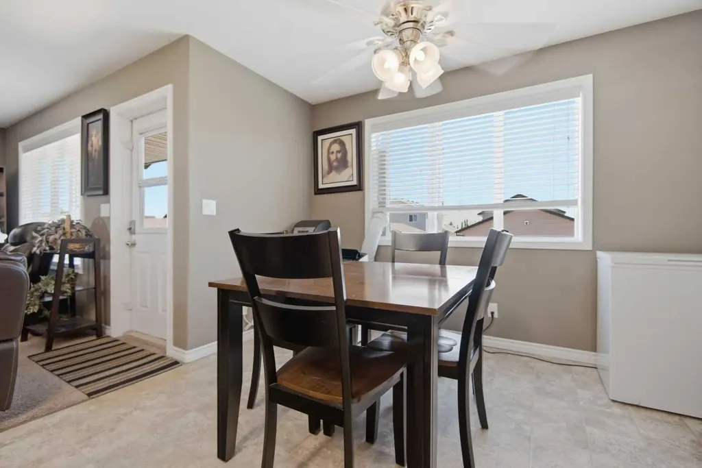 56 Heron Court Penhold AB T4G 0G5