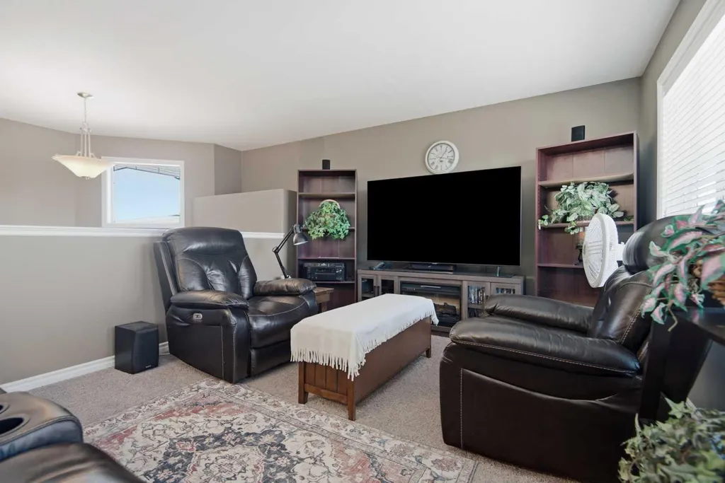 56 Heron Court Penhold AB T4G 0G5