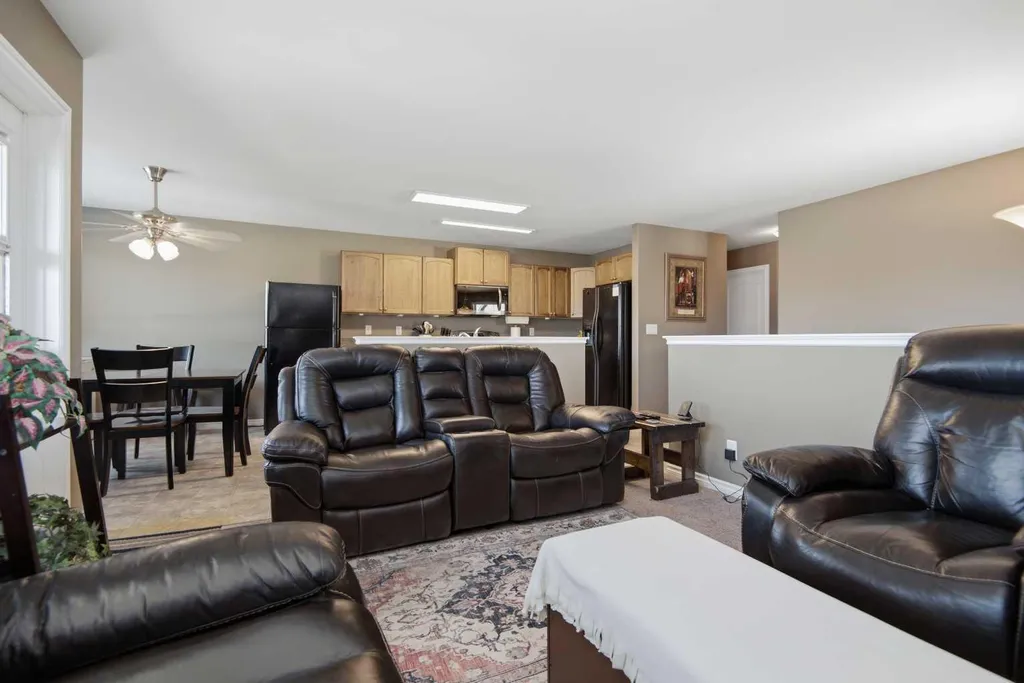 56 Heron Court Penhold AB T4G 0G5