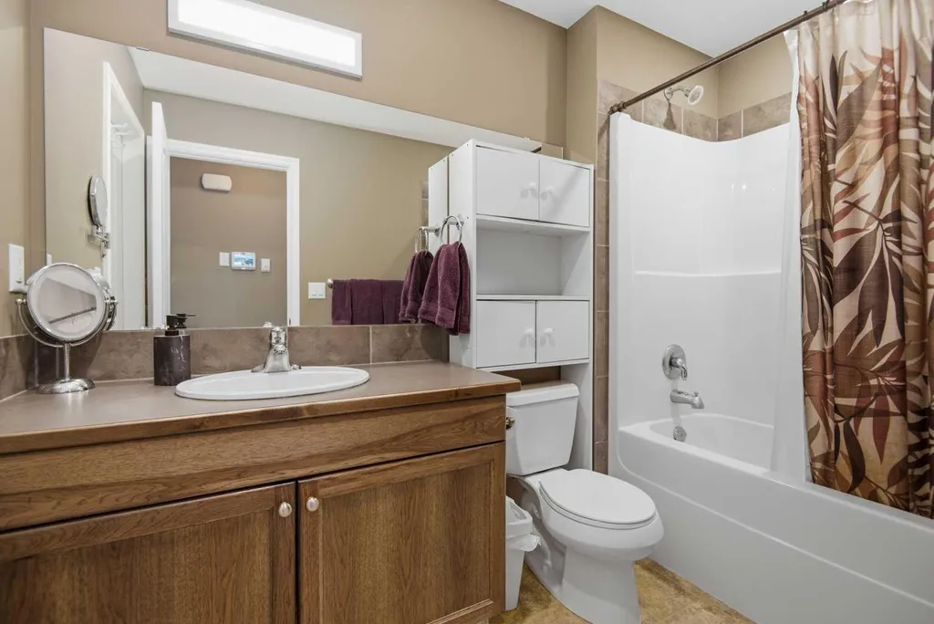 56 Heron Court Penhold AB T4G 0G5