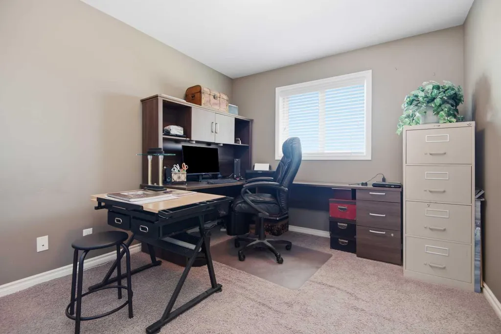 56 Heron Court Penhold AB T4G 0G5