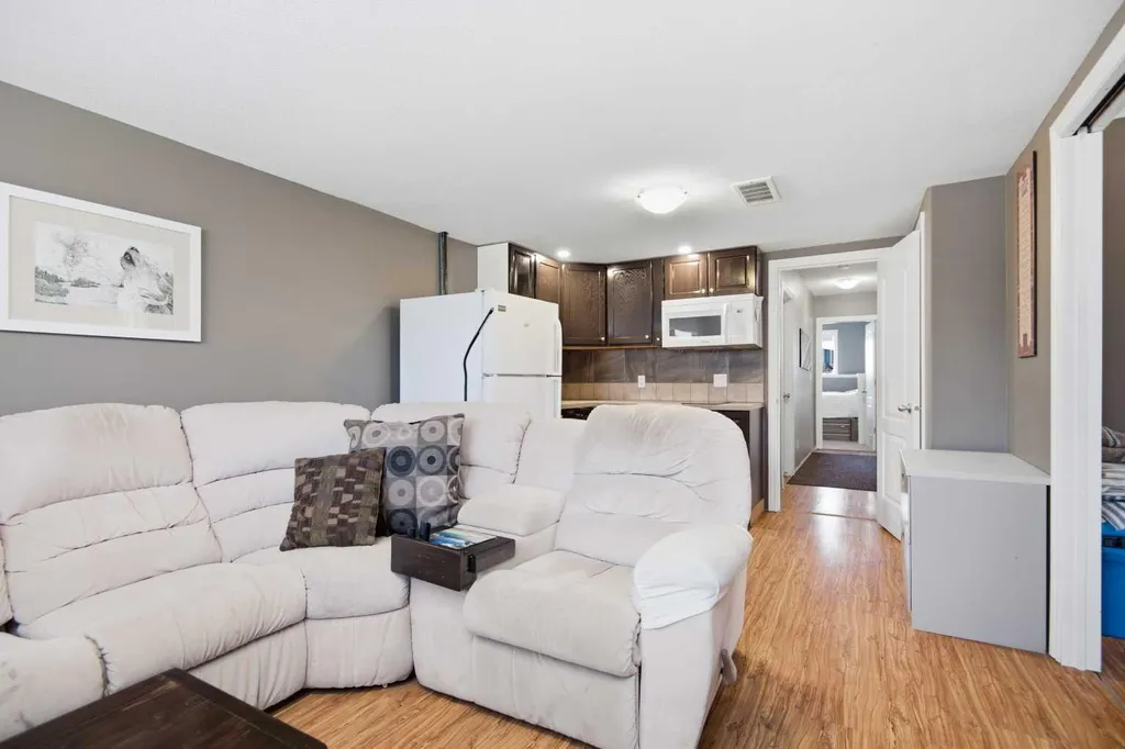 56 Heron Court Penhold AB T4G 0G5