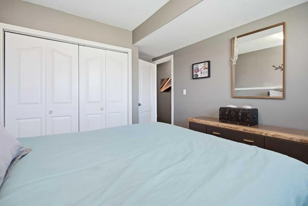 56 Heron Court Penhold AB T4G 0G5