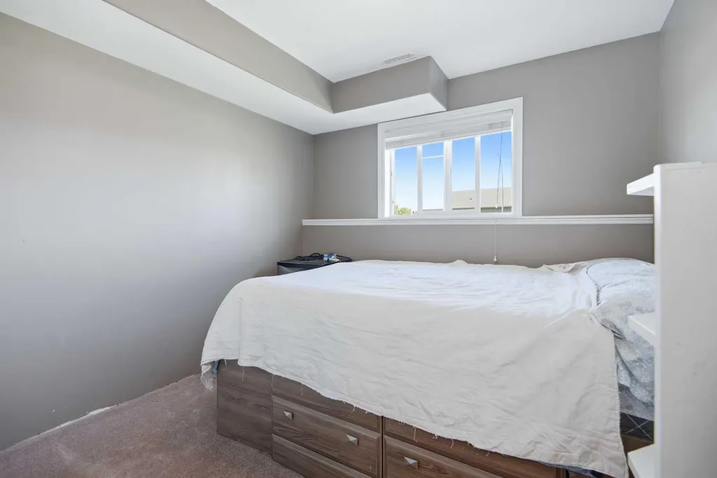 56 Heron Court Penhold AB T4G 0G5