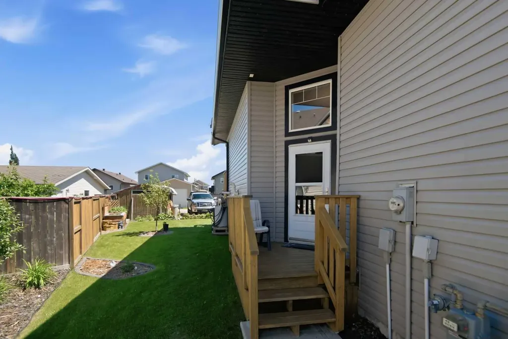 56 Heron Court Penhold AB T4G 0G5