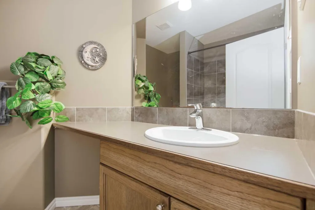 56 Heron Court Penhold AB T4G 0G5
