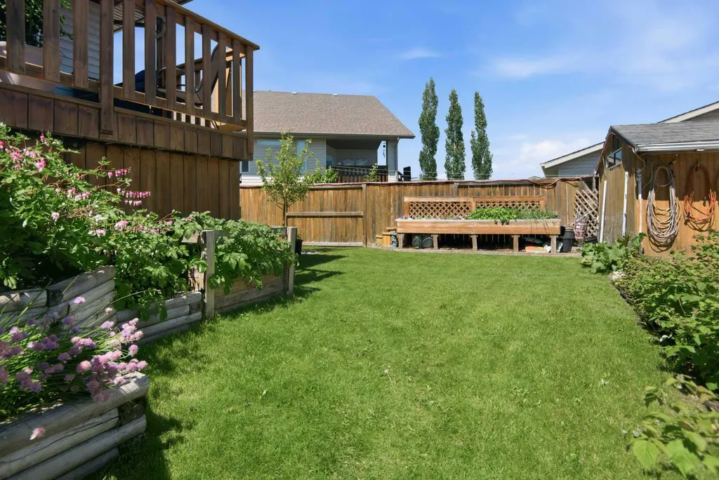 56 Heron Court Penhold AB T4G 0G5