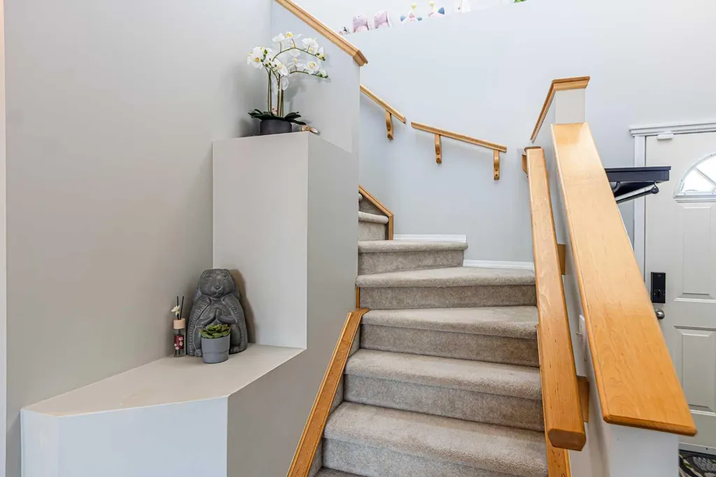 88 Tuscany Ravine Crescent NW Calgary AB T3L 2X2