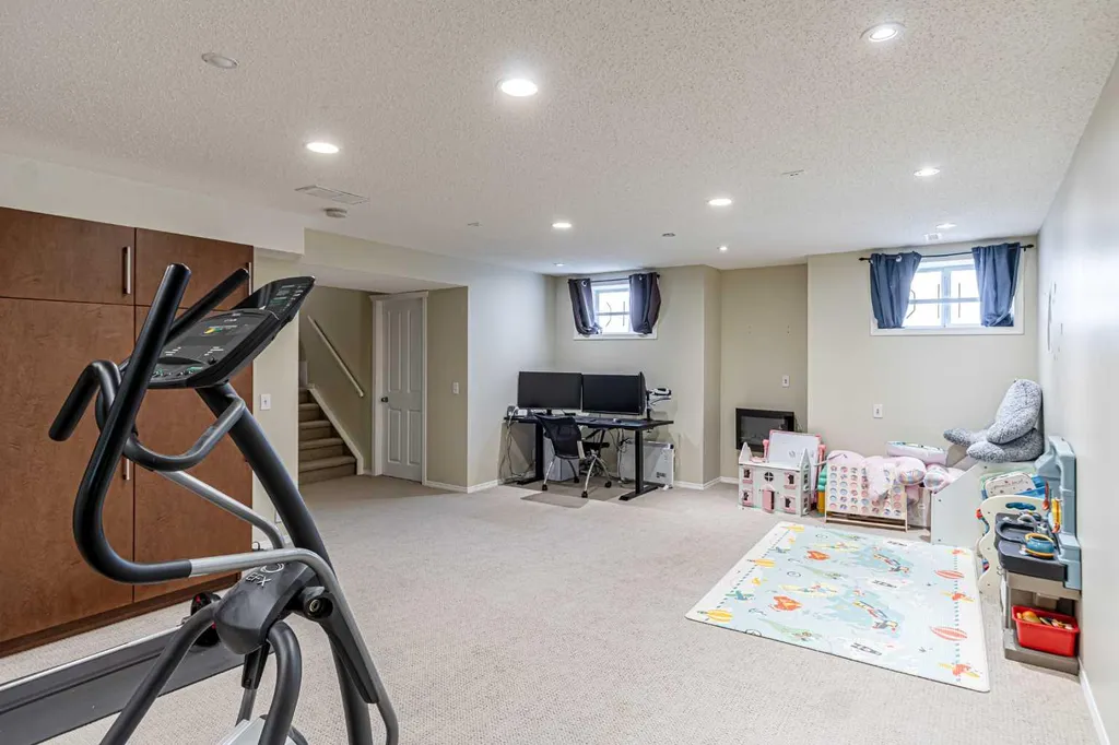 88 Tuscany Ravine Crescent NW Calgary AB T3L 2X2