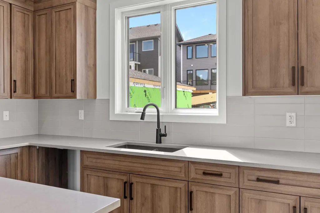 15445 45 Street SW Calgary AB T2Y 1E2