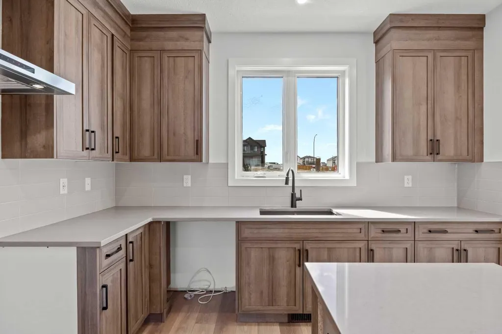 15445 45 Street SW Calgary AB T2Y 1E2