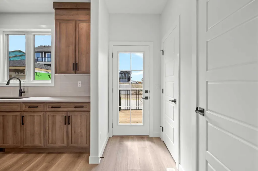 15445 45 Street SW Calgary AB T2Y 1E2