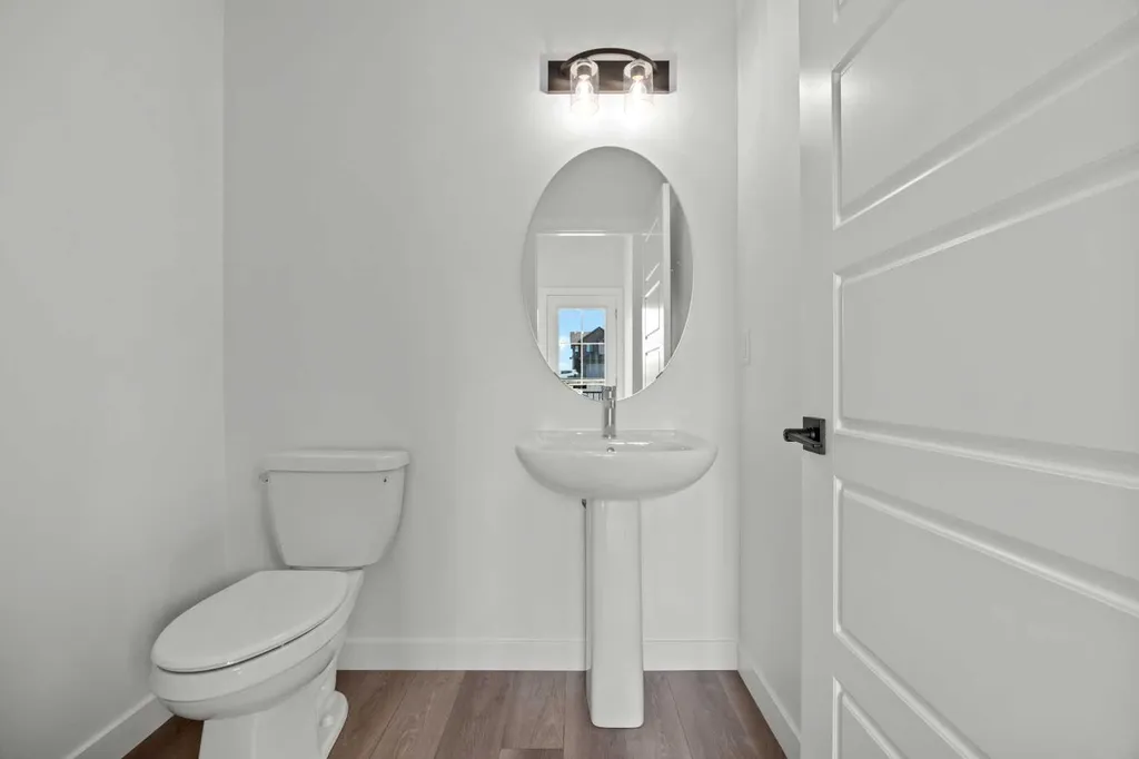15445 45 Street SW Calgary AB T2Y 1E2