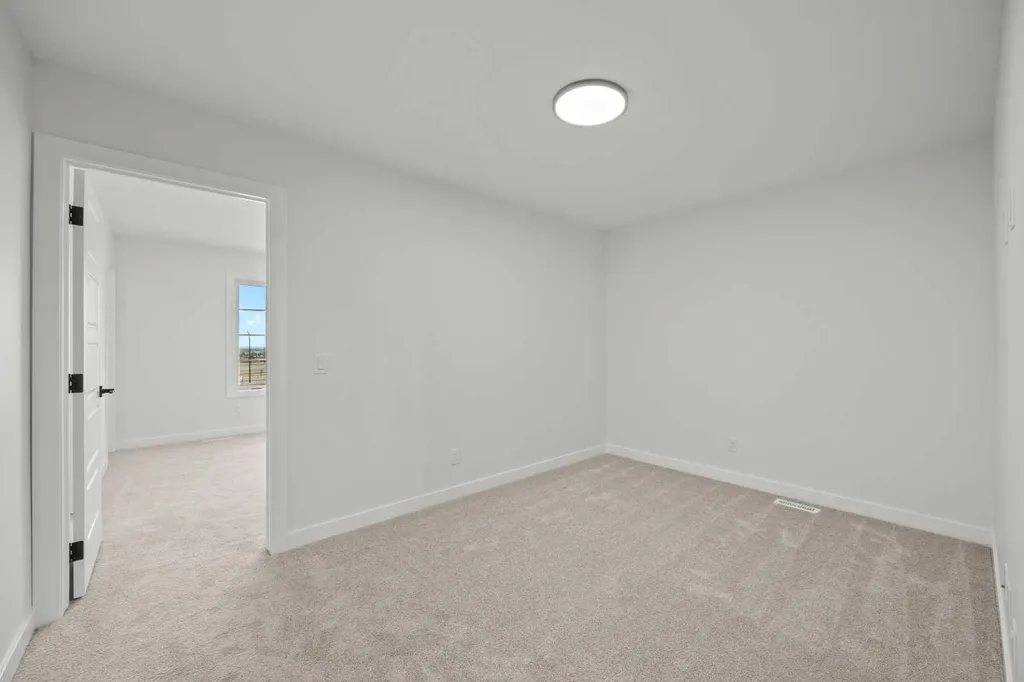15445 45 Street SW Calgary AB T2Y 1E2