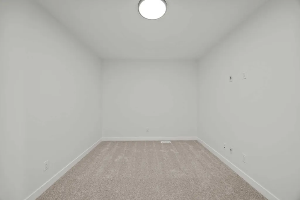 15445 45 Street SW Calgary AB T2Y 1E2