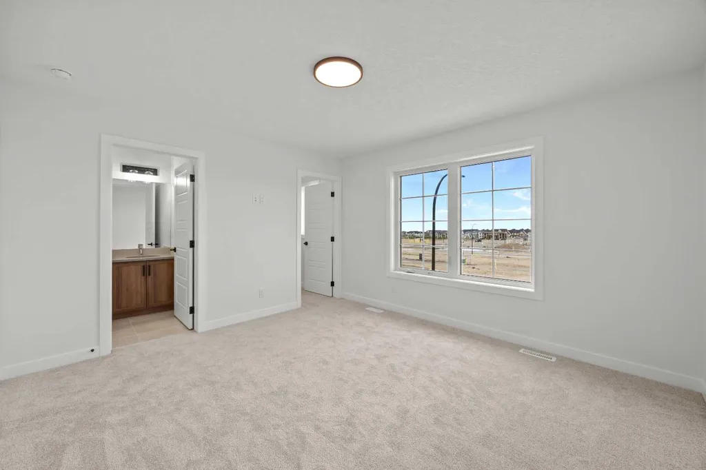 15445 45 Street SW Calgary AB T2Y 1E2