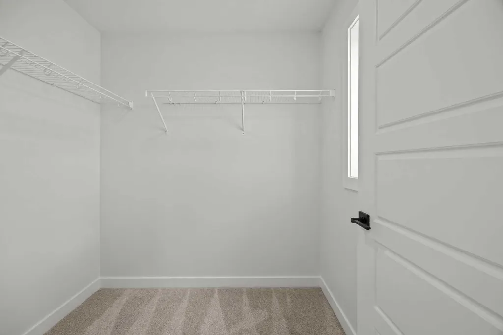 15445 45 Street SW Calgary AB T2Y 1E2