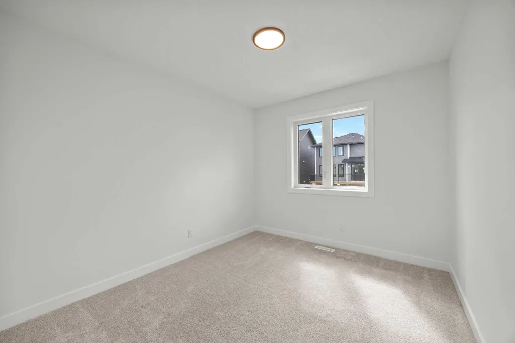 15445 45 Street SW Calgary AB T2Y 1E2