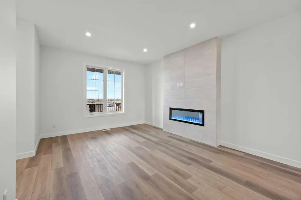 15445 45 Street SW Calgary AB T2Y 1E2