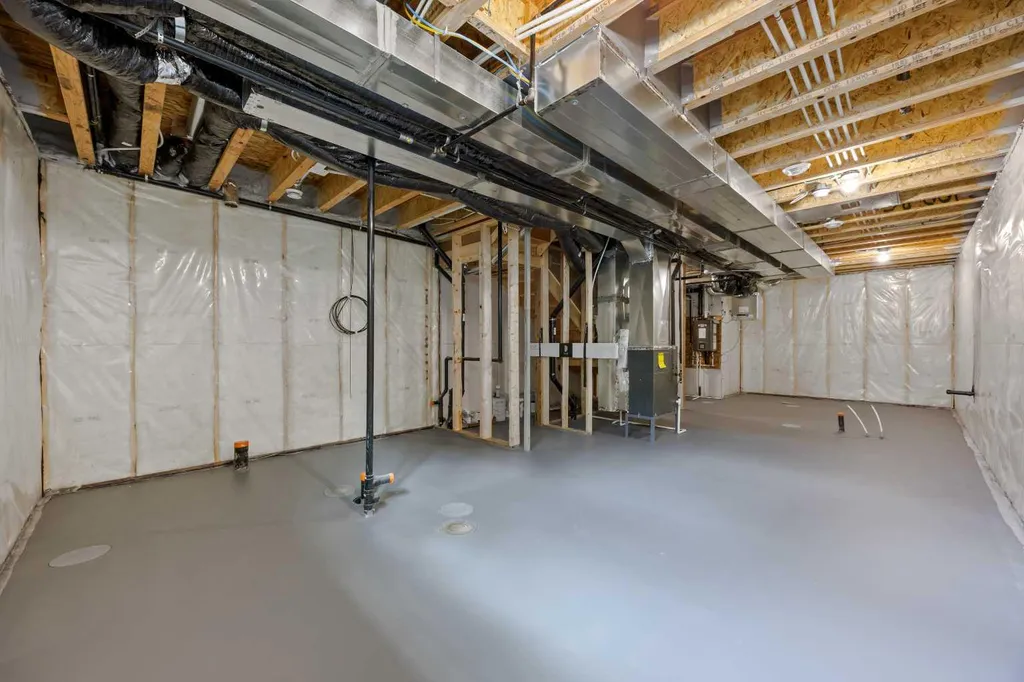 15445 45 Street SW Calgary AB T2Y 1E2