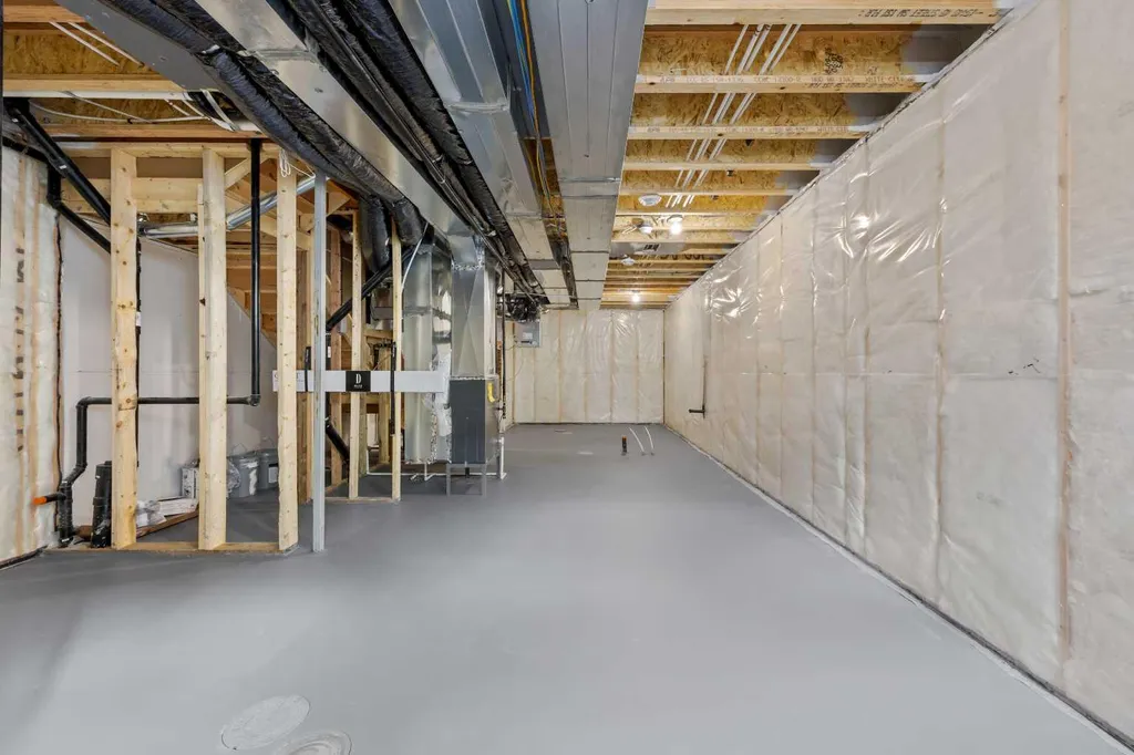 15445 45 Street SW Calgary AB T2Y 1E2