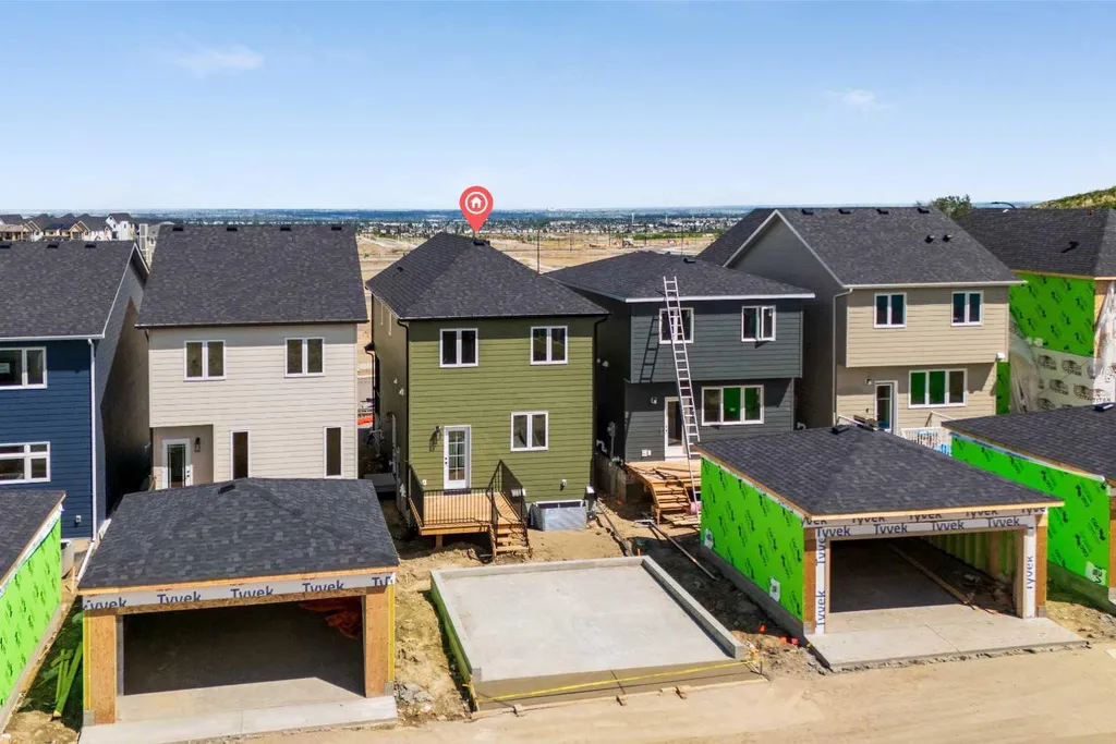 15445 45 Street SW Calgary AB T2Y 1E2