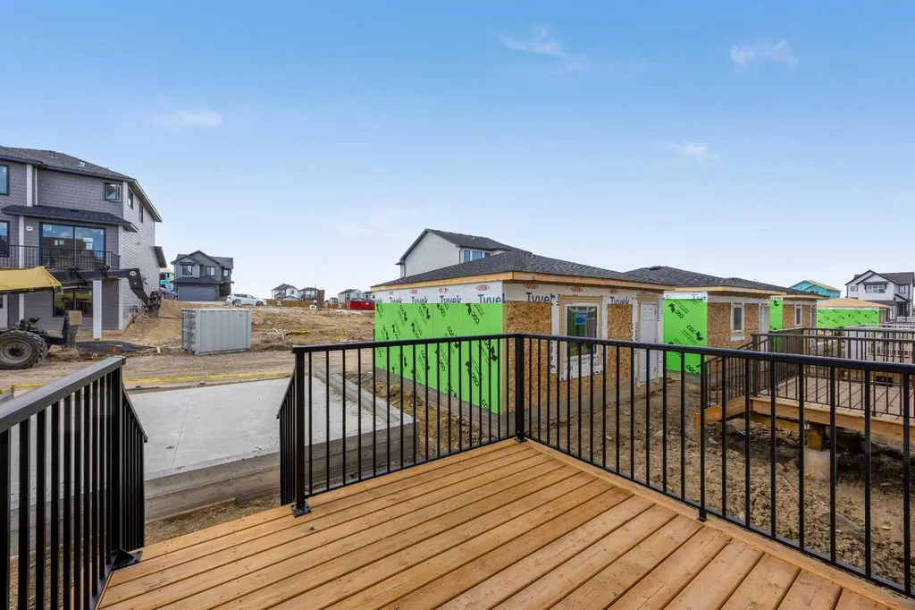 15445 45 Street SW Calgary AB T2Y 1E2