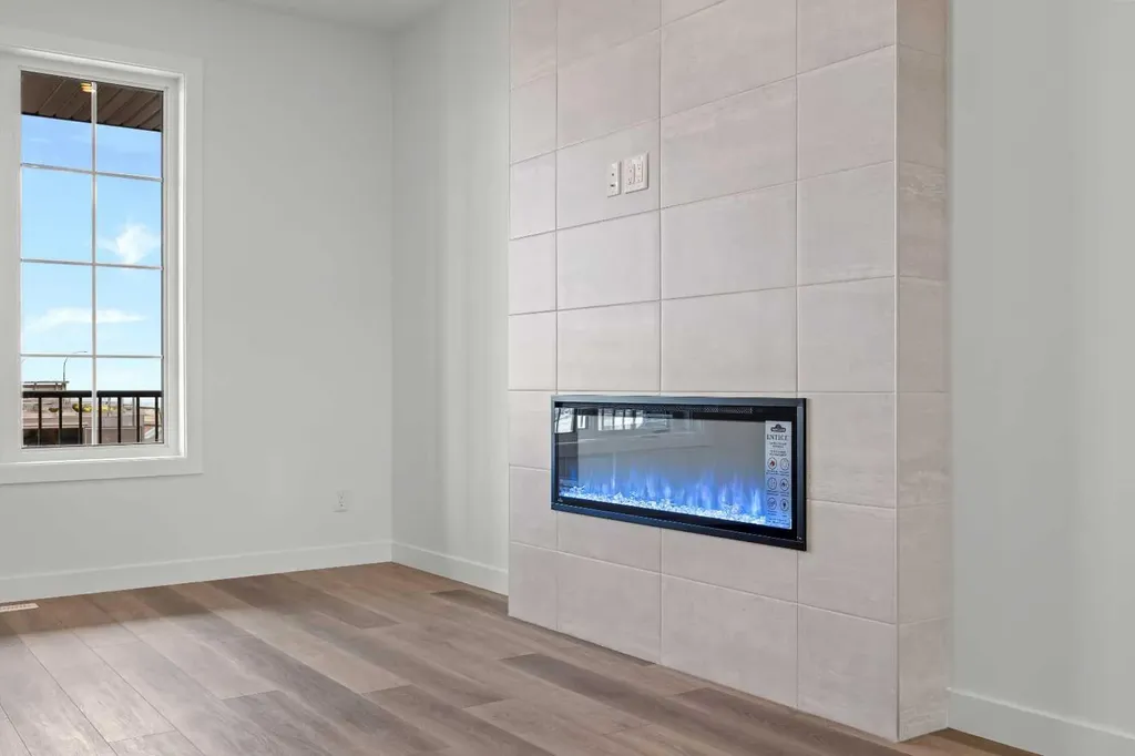 15445 45 Street SW Calgary AB T2Y 1E2