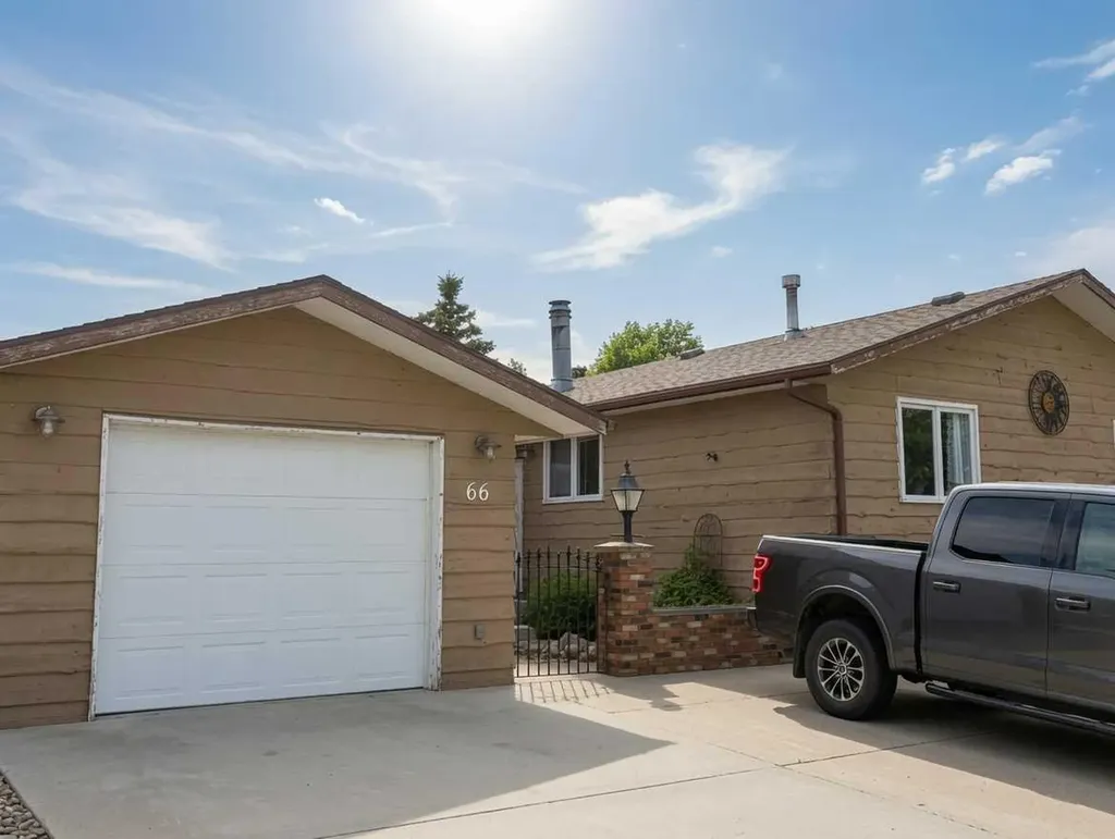 66 Pheasant Road N Lethbridge AB T1H4X4