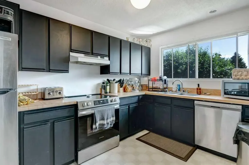 14 Mist Road SW High River AB T1V 1C4