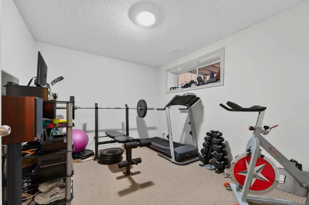 388 Grizzly Crescent N Lethbridge AB T1H 4E6