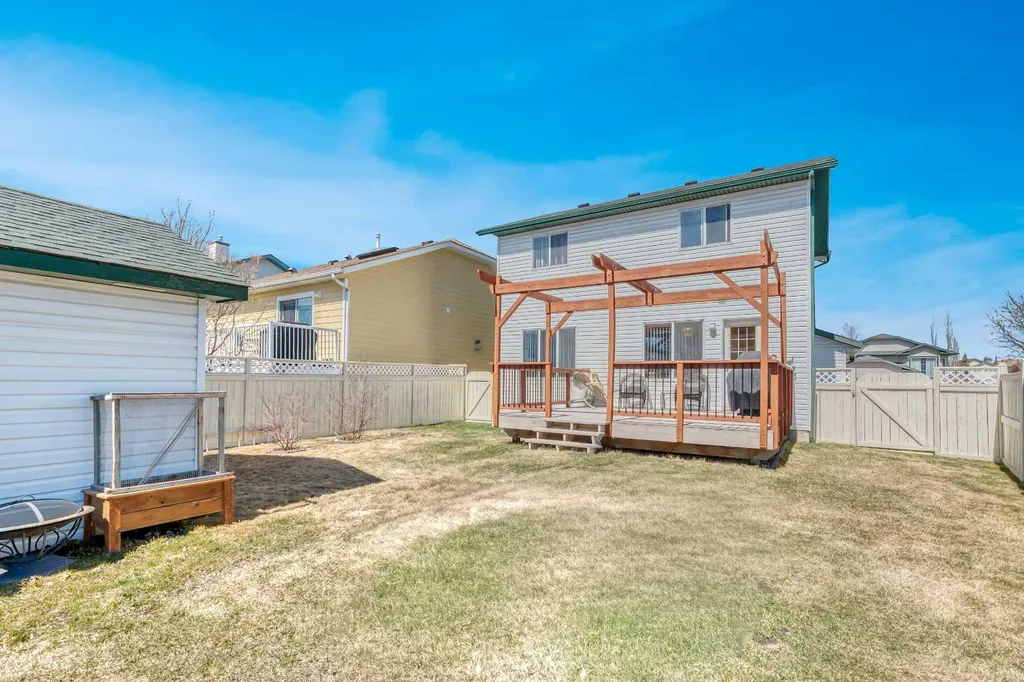 7 Springs Crescent SE Airdrie AB T4A 2C2