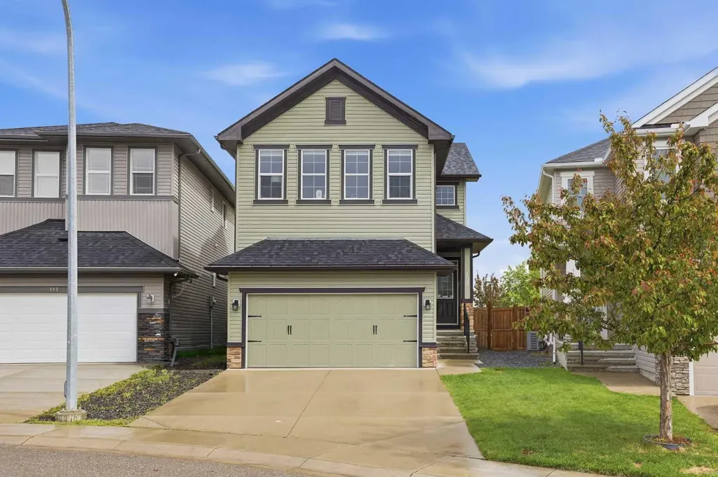 109 Evansdale Landing NW Calgary AB T3P 0C7