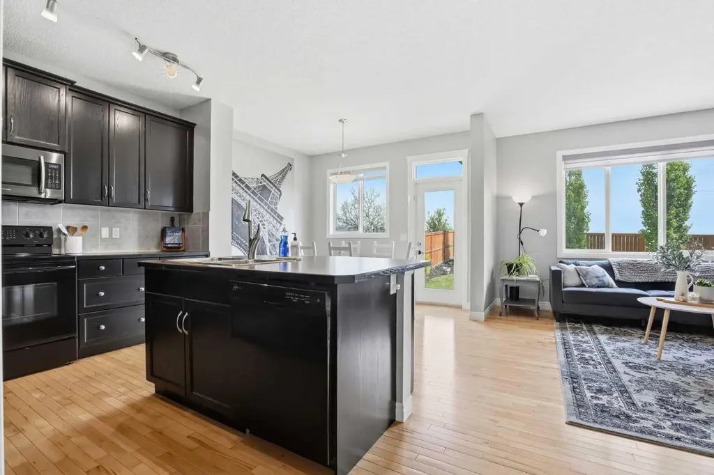 109 Evansdale Landing NW Calgary AB T3P 0C7