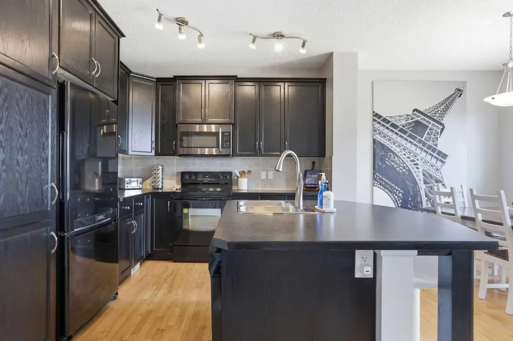 109 Evansdale Landing NW Calgary AB T3P 0C7