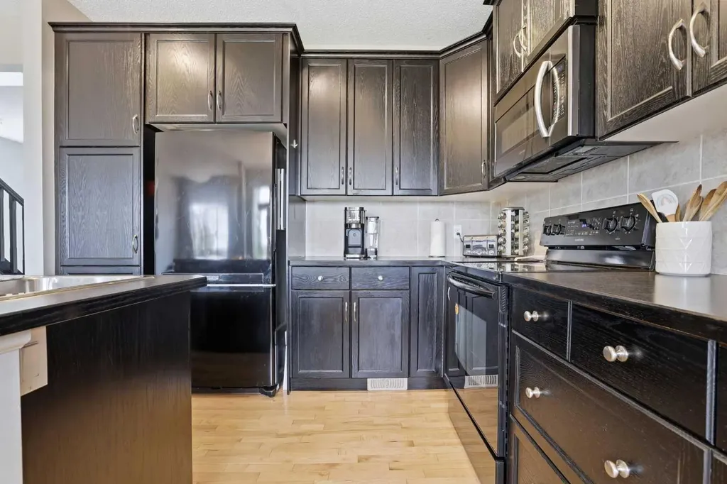 109 Evansdale Landing NW Calgary AB T3P 0C7